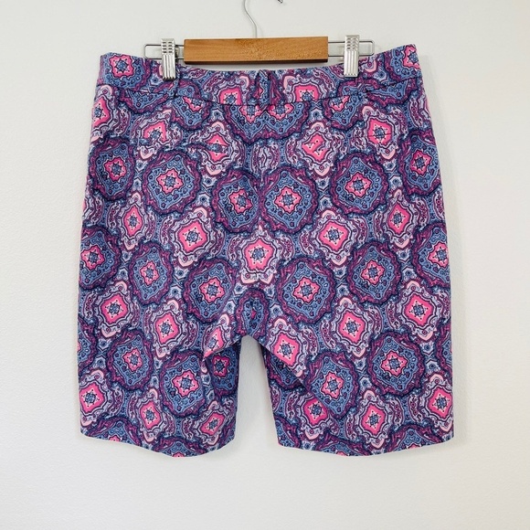 Talbots Petite Size 8P Mid-Rise Bermuda Shorts Pink/Blue Medallion Print Size M - Picture 2 of 7